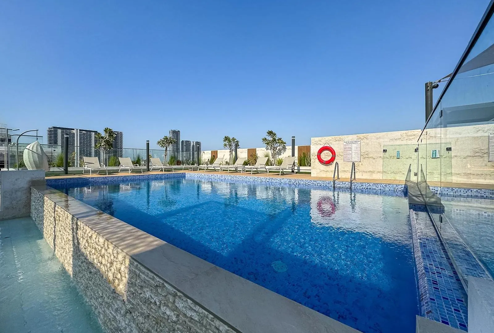 Modern Studio With Pool, Gym And Bbq Area Dubai Apartment