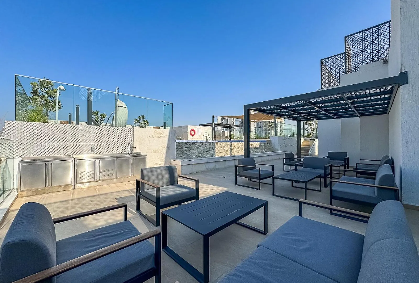 Modern Studio With Pool, Gym And Bbq Area Dubai